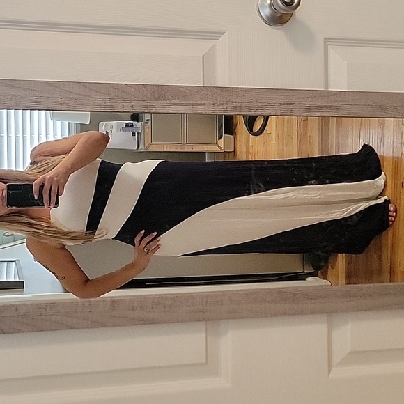 Strapless dress - Picture 4 of 4